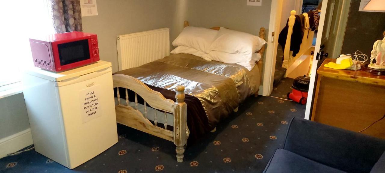 Phoenix Nights Guest House Barrow-in-Furness Exterior foto